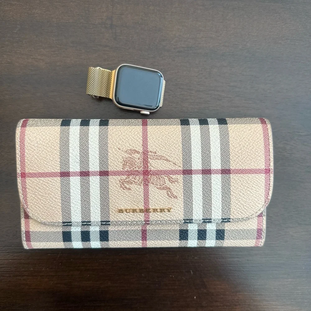 Burberry wallet 💯 authentic - Picture 7 of 9